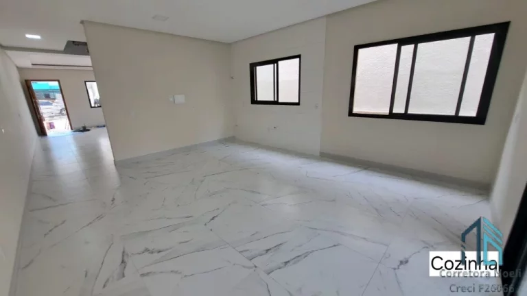 Imagem Sobrado novo com amplo terreno, 03 quartos c/suíte, no centro Canasvieiras em Florianópolis SC