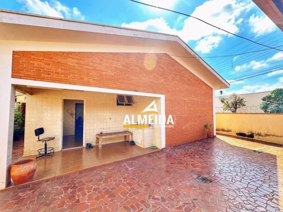 Imagem Casa com 3 dormitórios à venda, 200 m² por R$ 500.000,00 - Centro - Santa Gertrudes/SP