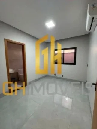 Imagem A casa possui:

-3 suítes amplas
-Mobiliada inclusive com eletrodomésticos:
-Smartv OLED
-Sofá re...