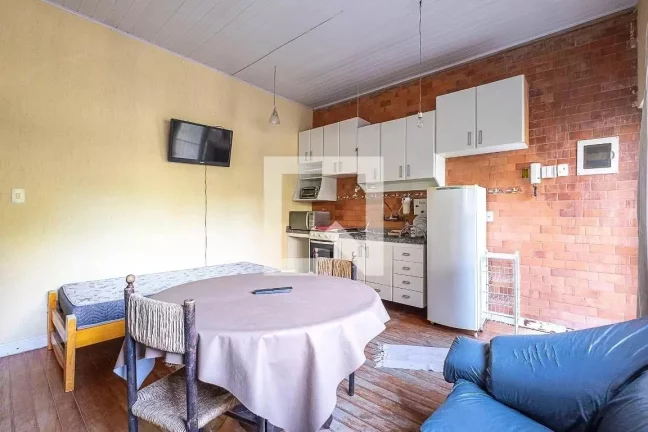 Imagem Casa para Venda em São Paulo, Pinheiros, 9 dormitórios, 1 banheiro, 1 vaga