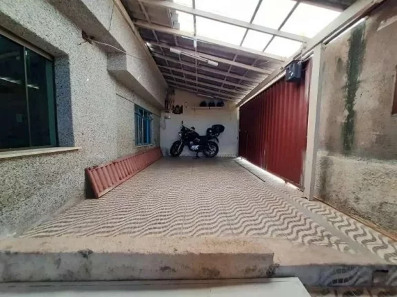 Imagem Moradia Confortável de 3 Dormitórios com Suíte e Vaga de Garagem