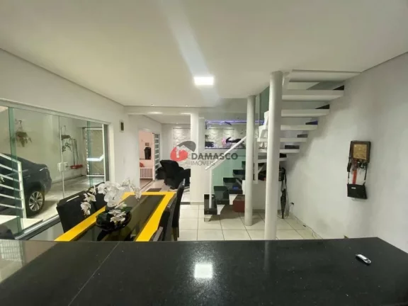 Imagem Sobrado à venda 2 Quartos, 1 Suite, 2 Vagas, 187M², Campestre, Santo André - SP