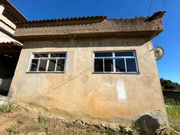 Imagem Oportunidade no São Pedro – Casa com Terreno Amplo e Potencial de Construção!