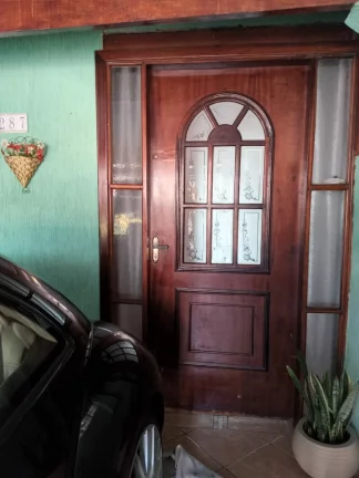 Imagem CASA TÉRREA, COM TRÊS DORMITÓRIOS SENDO UM COM SUITE MASTER E DUAS VAGAS COBERTA DE GARAGEM COBERTA.