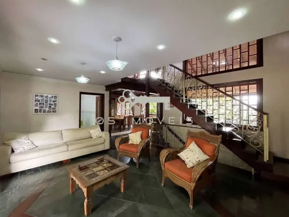 Imagem Linda casa com 06 quartos (1 suíte) , piscina, gourmet no "Granja Viana II"