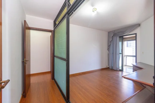 Imagem Apartamento de 4 quartos no bairro Água Verde