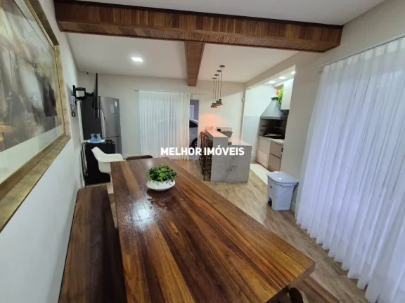 Imagem Casa Nova á Venda com 03 Dormitórios sendo 01 Suíte Localizado no Centro de Camboriú - SC