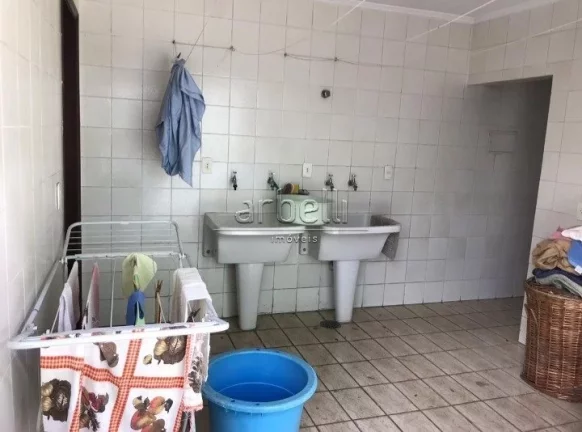 Imagem Sobrado residencial de alto padrão com 408 metros quadrados de área útil em terreno de 477 metros...