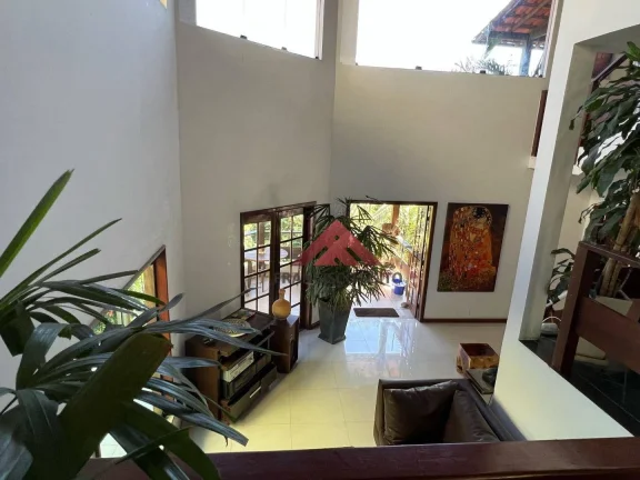 Imagem Casa em condomínio fechado, ótima localização, próximo das praias da região oceânica.