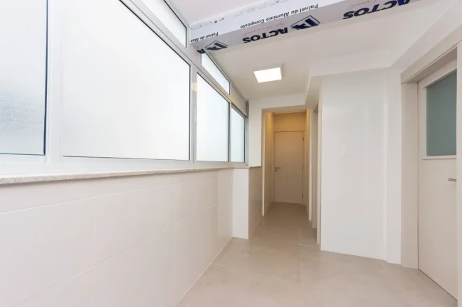 Imagem Apartamento Jardim Paulista - 212M², Reformado, 4 Dorms, 1 Suíte, 2 Vagas Determinadas, Lavabo, Banheiro de Serviço.