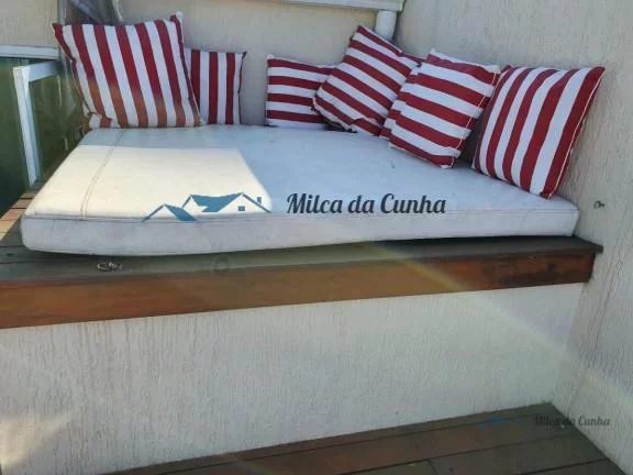 Imagem Sobrado com piscina para Venda com 3 dormitórios, 4 vagas, 220m², Vila Assunção em Santo André