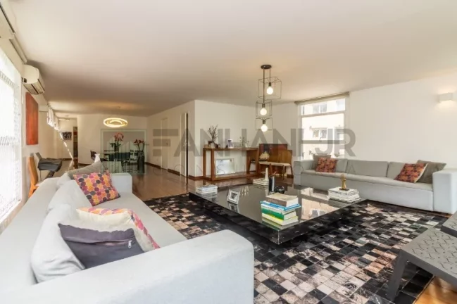 Imagem Luxuoso apartamento de 4 quartos e 3 suítes no Jardim Paulista, São Paulo - 260m², 3 salas, 2 vagas. Venha conhecer!