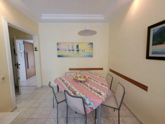 Imagem PITANGUEIRAS – NA QUADRA DA PRAIA COM MARAVILHOSA VISTA MAR, VAGA DE GARAGEM DEMARCADA NO PRÉDIO, 95 M² ÚTEIS, CONDONDOMÍNIO BAIXO.