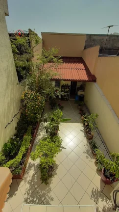 Imagem SOBRADO COM 3 DORMITÓRIOS A VENDA PRÓXIMO AO METRÔ VILA PRUDENTE, SOMENTE 8 MINUTOS A PÉ. 2 VAGAS DE GARAGEM. QUINTAL ARBORIZADO.