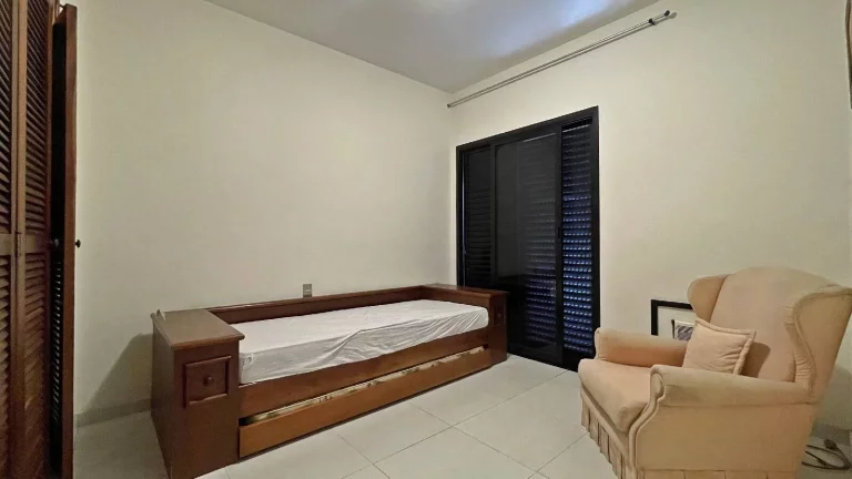 Imagem *Viva o Paraíso na Riviera: Apartamento Espaçoso com Vista para o Mar!*