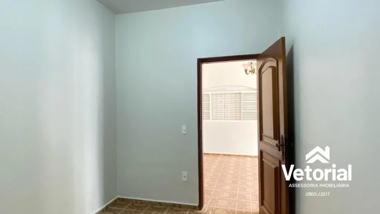 Imagem Casa para locação comercial com 3 quartos no Sandra Regina - Barreiras-BA
