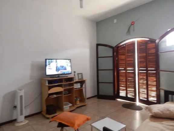 Imagem Casa a Venda em Guaratinguetá SP.