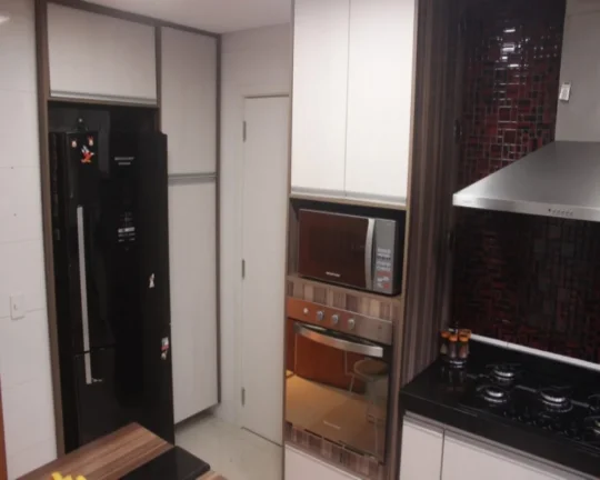 Imagem Imperdível oportunidade de investimento em Guarujá-SP: Apartamento de 3 quartos, 1 suíte, 2 salas, 3 banheiros, 2 vagas de garagem, 111,00 m² na Pitangueiras.