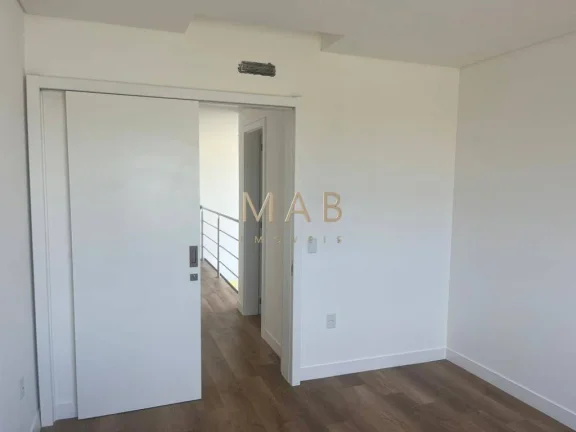 Imagem Oportunidade única: Casa à venda em Florianópolis-SC, Campeche. 3 quartos, 1 suíte, 2 salas, 2 banheiros, 1 vaga, 148m².