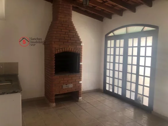 Imagem Sobrado à Venda em Santo Andr?(C) com 2 dormitórios , sala, cozinha, banheiro e lavanderia,com garagem coberta para dois carros. Fundos com quintal gran