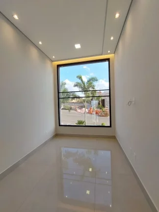 Imagem CASA TÉRREA DE ESQUINA - 3 SUÍTES E PISCINA - RESIDENCIAL JARDIM VITÓRIA - NOVA ODESSA
