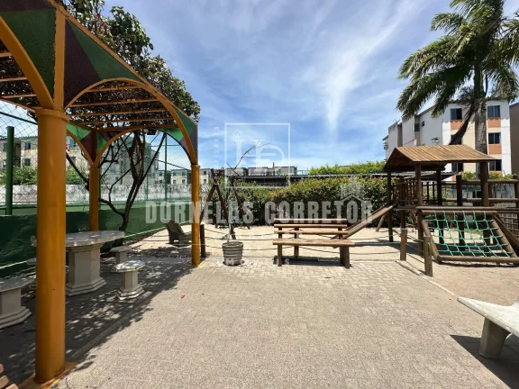 Imagem APTO TÉRREO COM 2 QUARTOS, SALA 2 AMBIENTES E MERCADO NO CONDOMÍNIO | ACEITA FINANCIAMENTO.