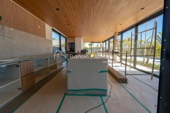 Imagem Casa à venda no Condomínio Pedra Alta, um imóvel de alto padrão que combina elegância, conforto...