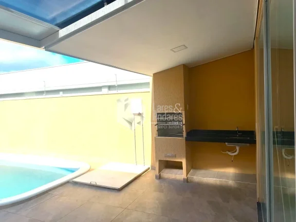 Imagem CASA À VENDA, COM 190M² 3 DORMS (1 SUÍTE) 5 VAGAS, PISCINA, CHURRASQUEIRA - RESIDENCIAL CALIFÓRNIA GARDEN, SÃO SEBASTIÃO DO PARAÍSO, MG