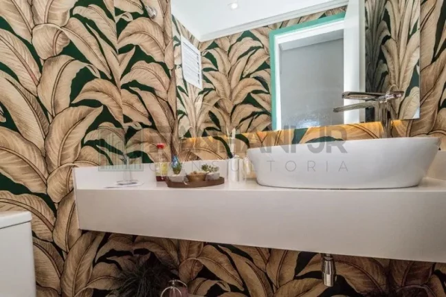 Imagem Cobertura com piscina à venda em Moema, São Paulo-SP: 4 quartos, 4 suítes, 4 salas, 6 banheiros, 3 vagas, 320m². Venha conferir!