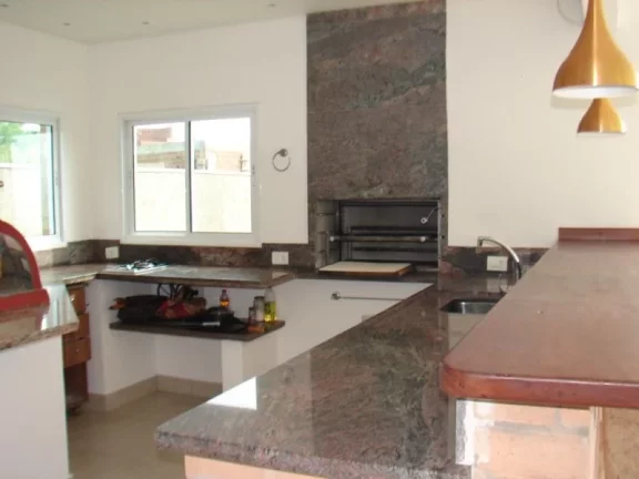 Imagem ILHABELA - CASA COM VISTA CINEMATOGRÁFICA. 4 SUITES E ACABAMENTO PRIMOROSO.