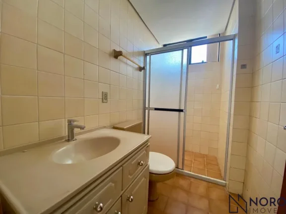Imagem Apartamento central 2 dormitórios 2 banheiros living com sacada box andar alto