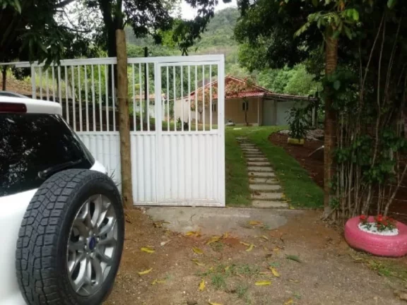 Imagem Chácara à Venda com Casas em Iguape, Guarapari-ES