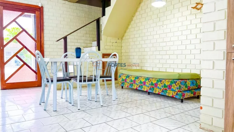 Imagem Fortes Imóveis vende Sobrado em Capão Novo