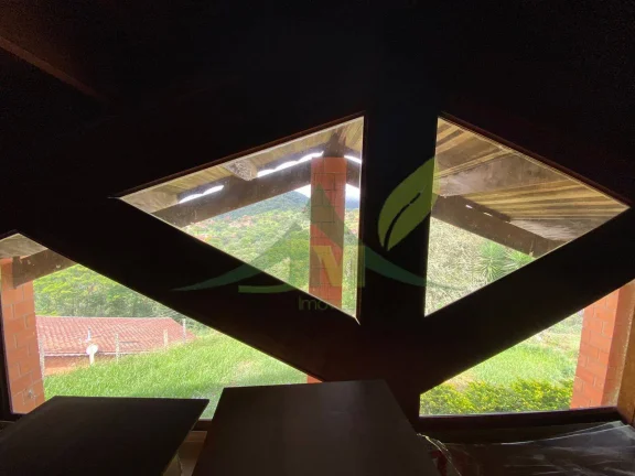 Imagem Linda Chácara à Venda no Condomínio Rancho Querência em Piracaia