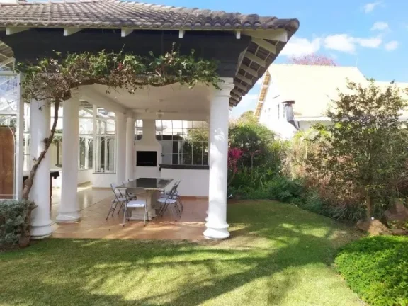 Imagem Mansão Exclusiva em Condomínio com Campo de Golfe e Valor Histórico Único