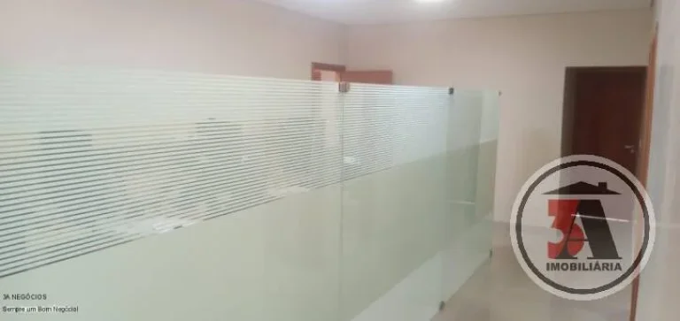 Imagem Prédio Comercial no Centro de PVH