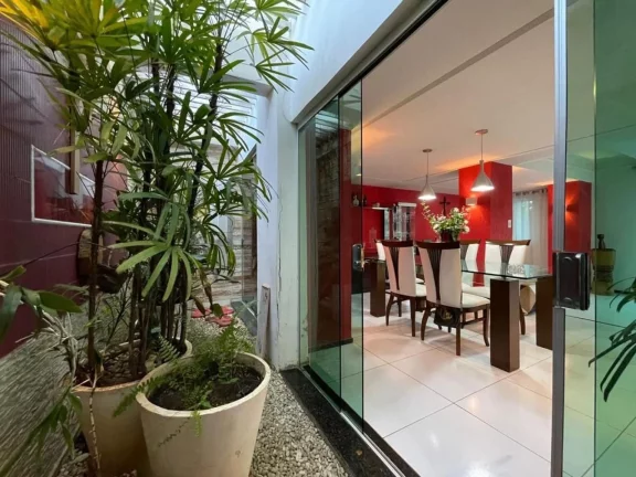 Imagem Casa à venda no bairro Coroa do Meio em rua pública - Confira detalhes!