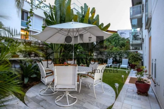 Imagem Maravilhoso Apartamento de 239m² no Alto de Pinheiros, próximo ao Parque Villa Lobos.