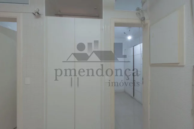 Imagem Apartamento reformado com 230m² em Higienópolis, 3 quartos (1 suíte) e 2 vagas.