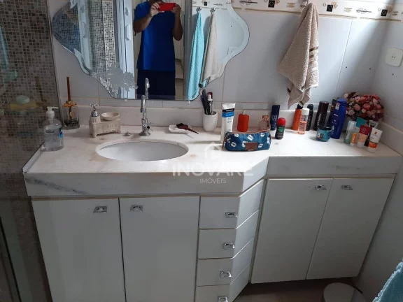 Imagem Casa com 3 dormitórios à venda, 230 m² por R$ 750.000,00 - Jardim Leonora - Itumbiara/GO