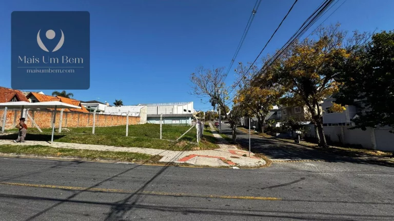 Terreno de esquina à venda por R$ 690.000 - Atuba - Curitiba/PR
