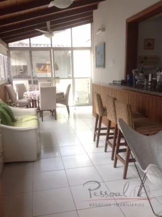 Imagem Cobertura plana, muito espaçosa, posição solar norte. Sala de tv, ampla sala de estar/jantar, ár...