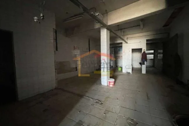 Imagem Ponto comercial de esquina, com aproximadamente 330m² de área construída, localizado em região e...