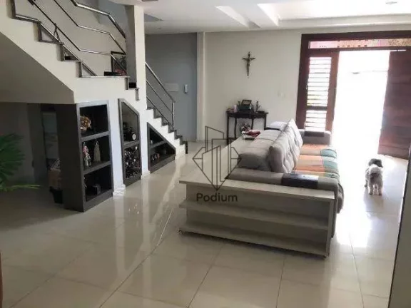 Imagem Casa de 1º andar com piscina nas proximidades de restaurantes e supermercado no Manaíra - CA0172