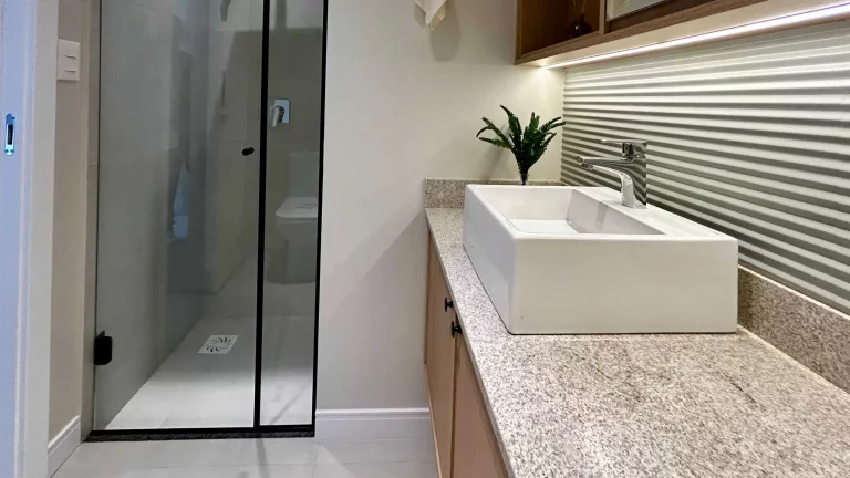 Imagem Duplex mobiliado com 3 dormitórios sendo 1 suíte e 2 vagas, 100m da praia de Gravatá Navegantes/SC