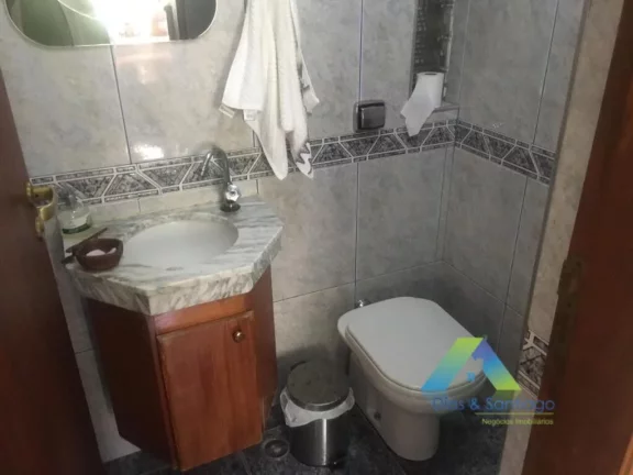 Imagem Ótimo Sobrado com 3 dormitórios, 5 vagas de garagem com amplo espaço em bairro tranquilo com ótima localização.