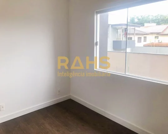 Imagem Geminado a venda, no bairro Vila Nova em Joinville, com 3 dormitórios, sendo 1 suíte, 1 salas, coz...