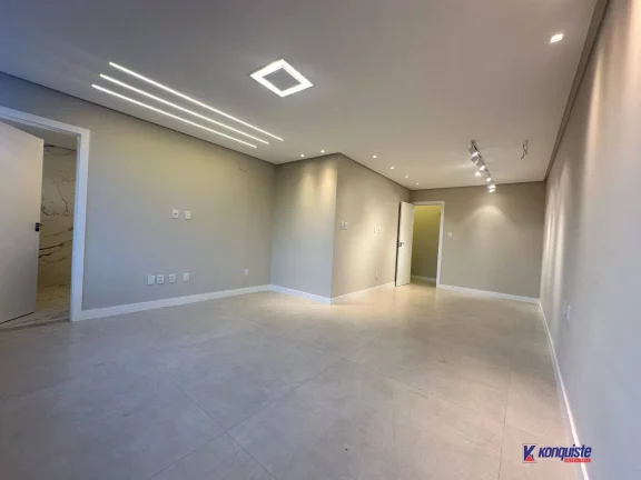Imagem VENDO CASA 4/4 REFORMADA CONDOMÍNIO-SIM