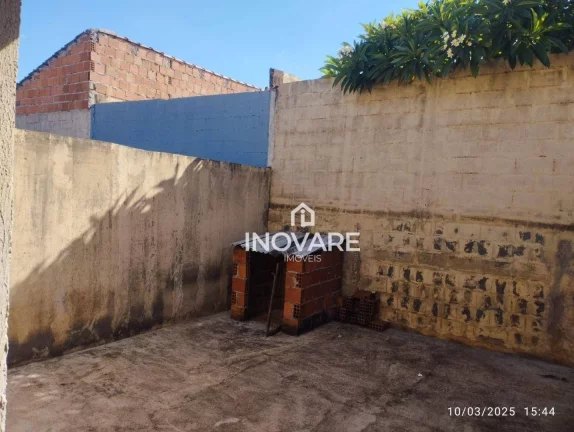 Imagem Casa com 2 dormitórios à venda por R$ 185.000,00 - Jardim Europa - Itumbiara/GO