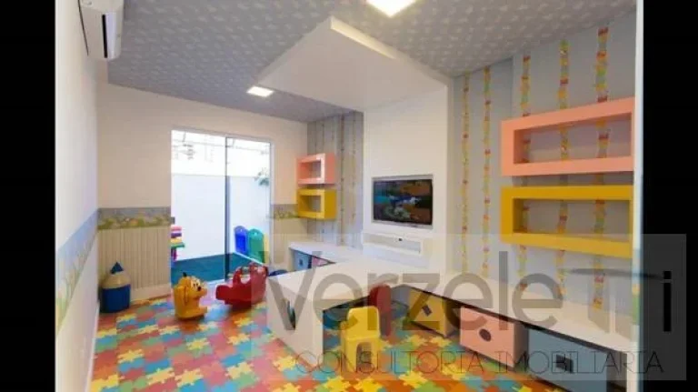 Imagem Apartamento 4 ou + dormitórios para Venda em Balneário Camboriú / SC no bairro Centro